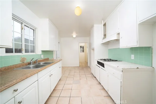 $777,000 | 1644 West Wisteria Place, Santa Ana, CA 92703