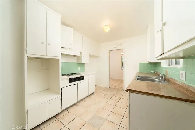 $777,000 | 1644 West Wisteria Place, Santa Ana, CA 92703