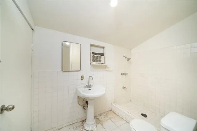 $777,000 | 1644 West Wisteria Place, Santa Ana, CA 92703