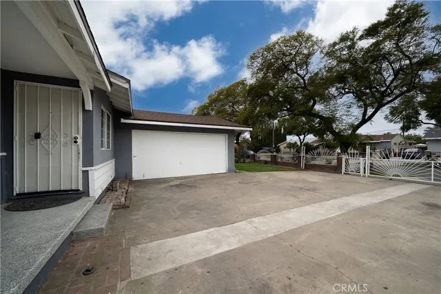 $777,000 | 1644 West Wisteria Place, Santa Ana, CA 92703