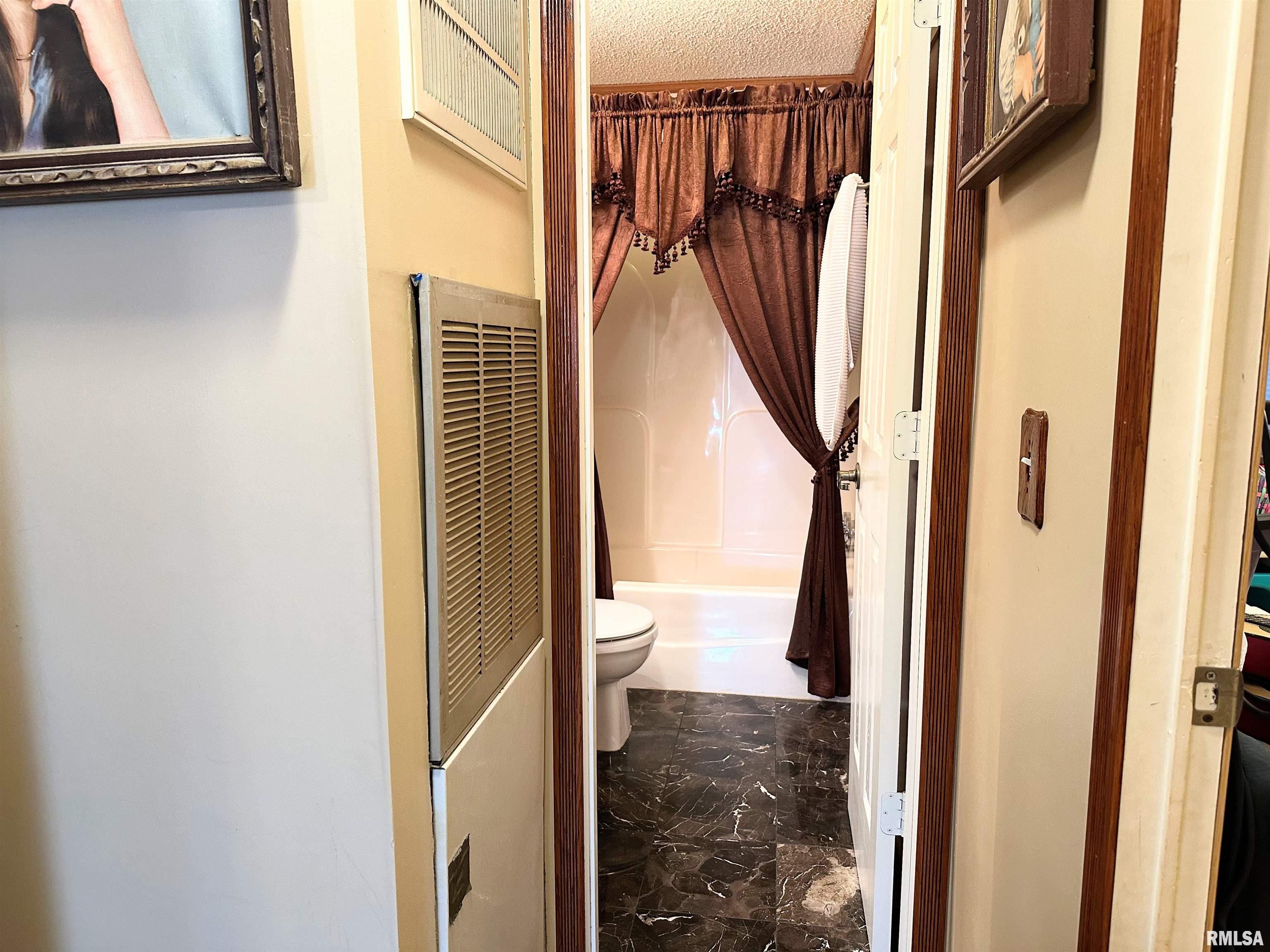 14958 Sulphur Springs Road Creal Springs, IL 62922 - Photo 14 of 54 Gallery Image 14