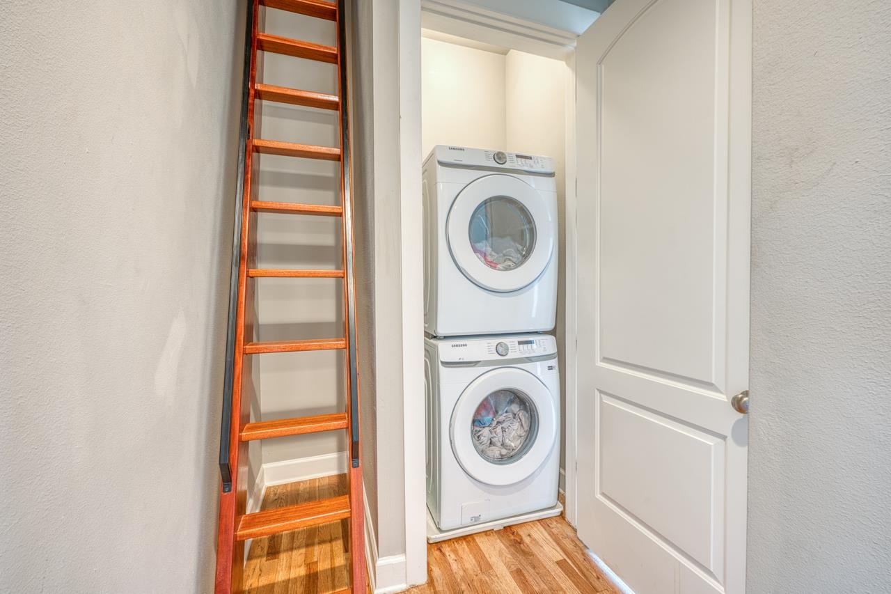211 Chandler Way Kingsland, TX 78639 - Photo 17 of 40 a utility room with dryer and washer
