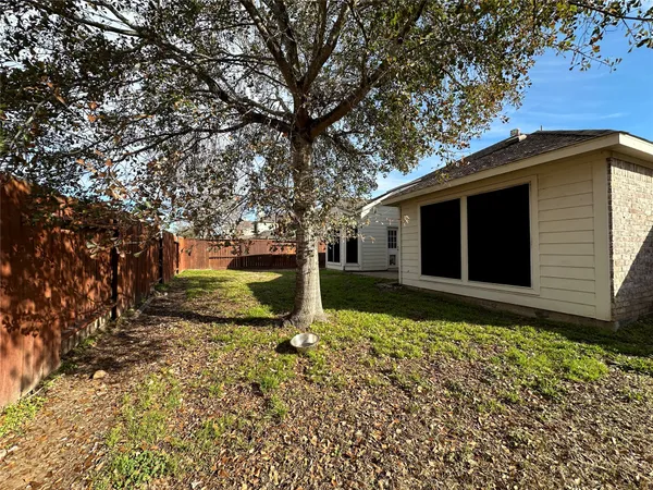 $2,100 | 2808 Garner Park Drive, Pearland, TX 77584