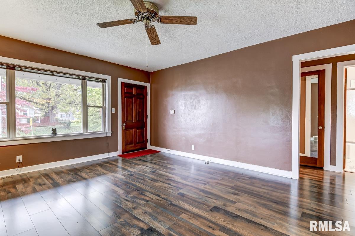 2301 South 8th Street Springfield, IL 62703 - Photo 7 of 28