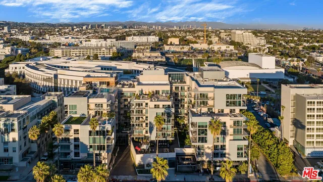 $1,695,000 | 1755 Ocean Avenue, Unit 305, Santa Monica, CA 90401