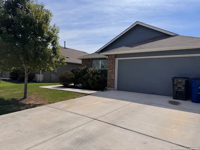 $1,750 | 1852 Heather Glen Drive, New Braunfels, TX 78130