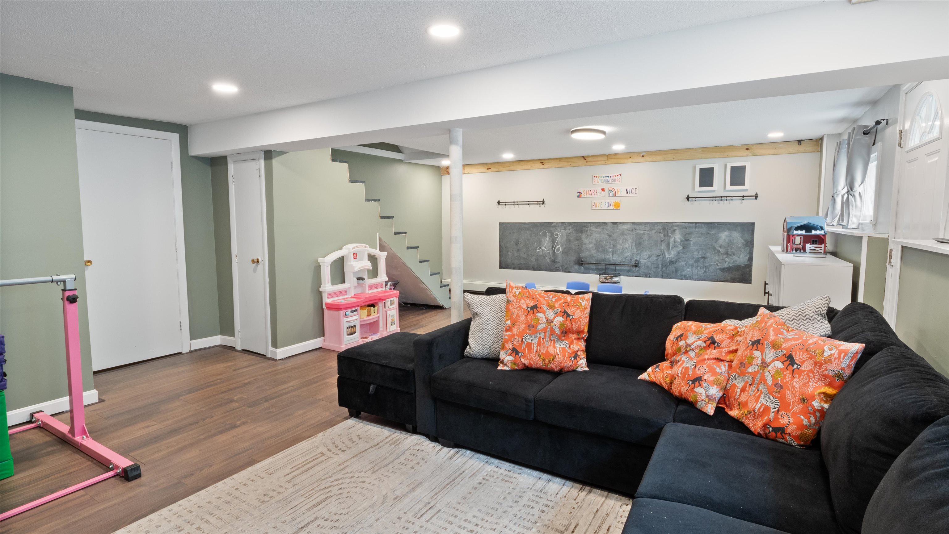 10 Rita Avenue Hudson, NH 03051 - Photo 11 of 39