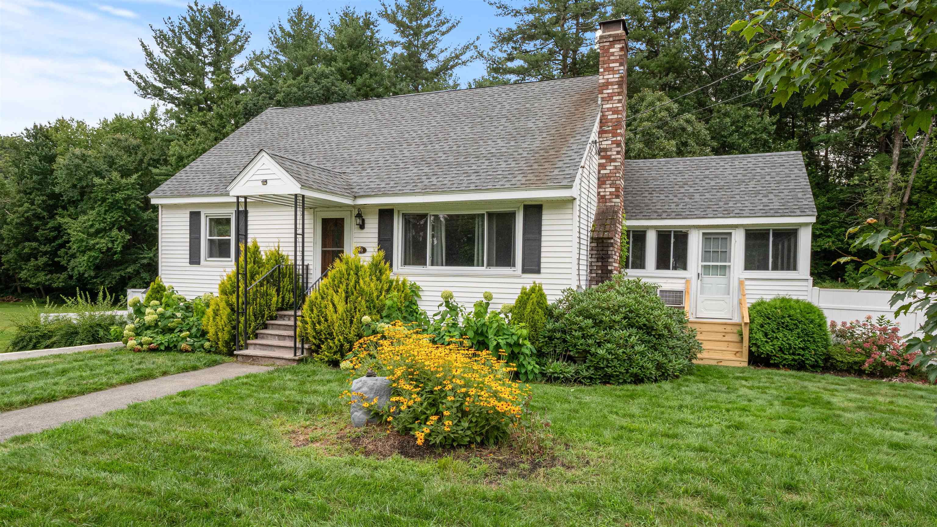 10 Rita Avenue Hudson, NH 03051 - Photo 13 of 39