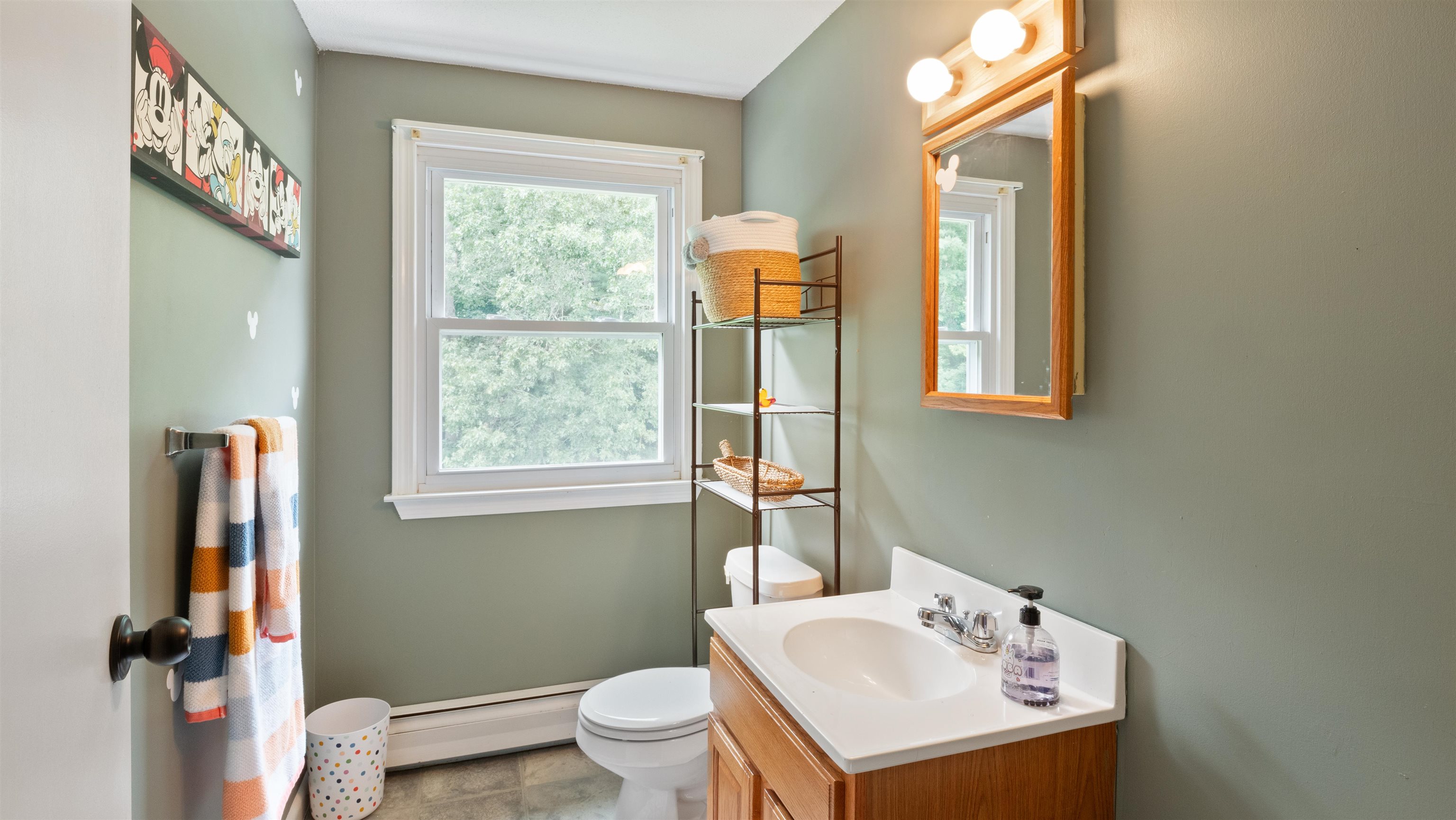 10 Rita Avenue Hudson, NH 03051 - Photo 7 of 39