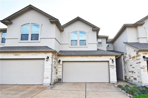 $2,150 | 13400 Briarwick Drive, Unit 2702, Austin, TX 78729