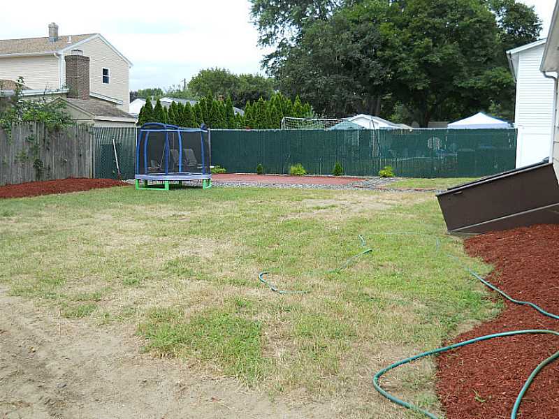 272 Asylum Road Warwick, RI 02886 - Photo 4 of 16 Yard/Garden.