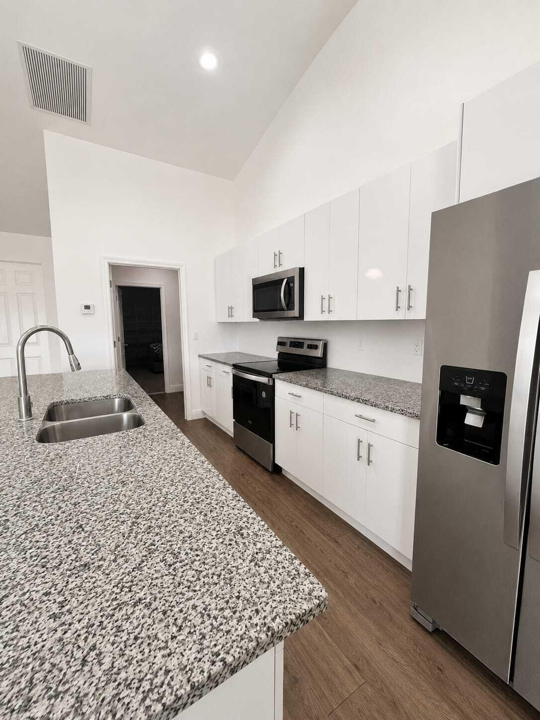 1224 Jupiter Loop LaBelle, FL 33935 - Photo 6 of 14 Kitchen