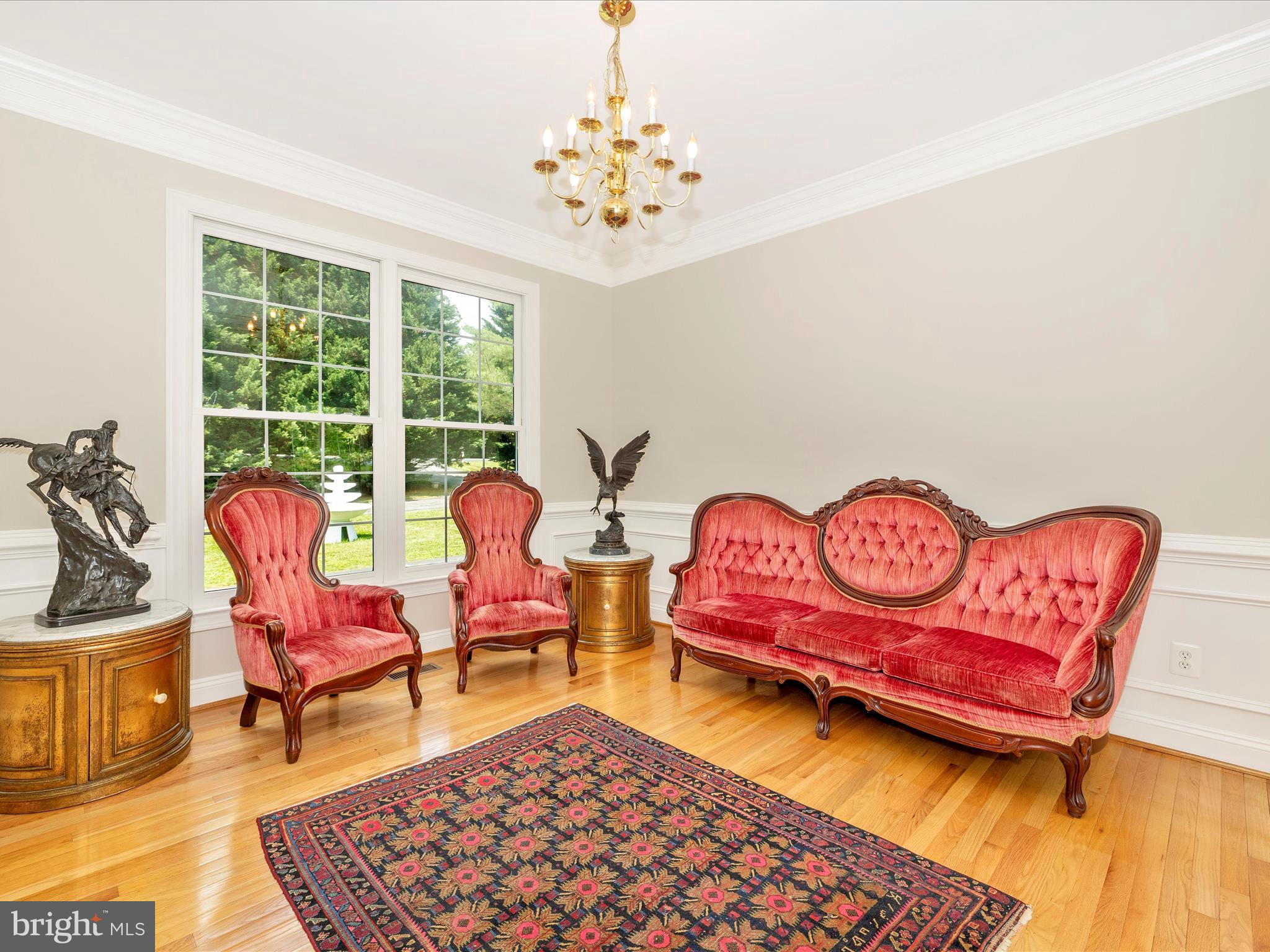 13108 Darnestown Road Darnestown, MD 20878 - Photo 11 of 66 Living Room