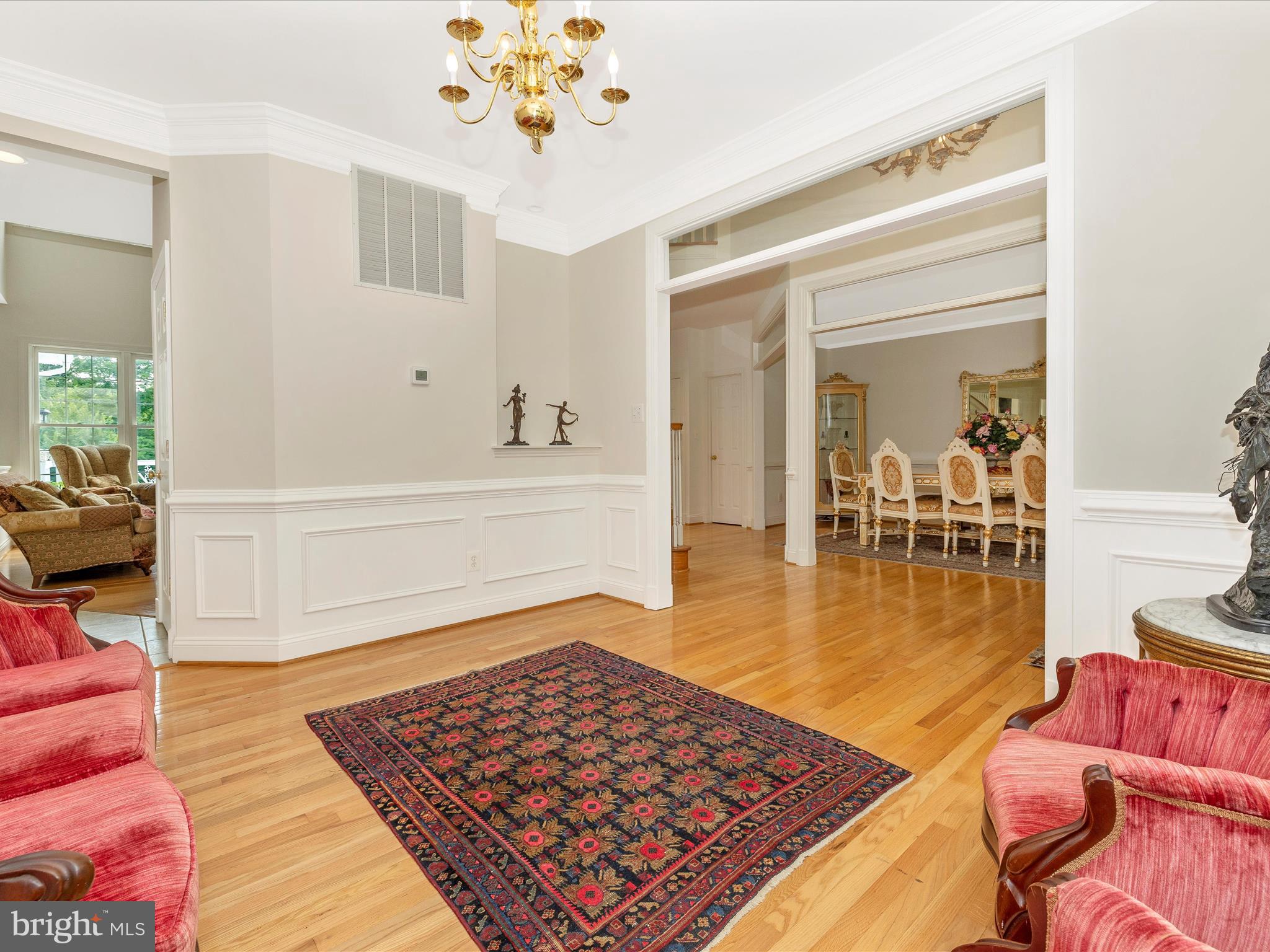 13108 Darnestown Road Darnestown, MD 20878 - Photo 12 of 66 Living Room