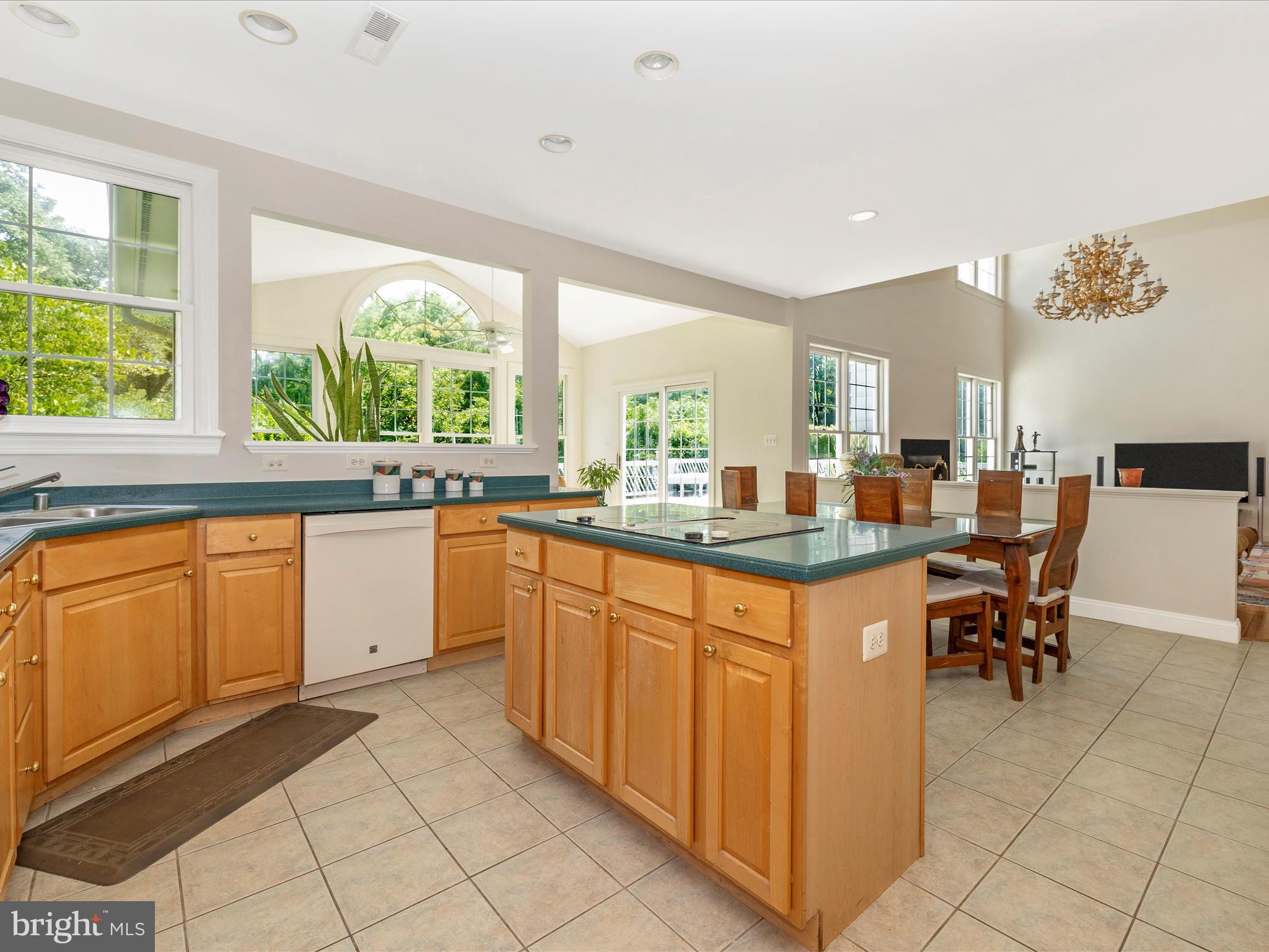 13108 Darnestown Road Darnestown, MD 20878 - Photo 23 of 66 Kitchen