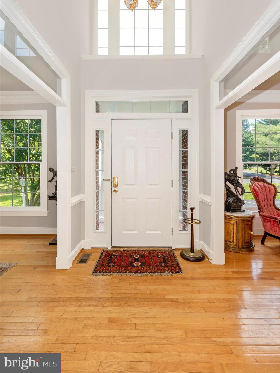 13108 Darnestown Road Darnestown, MD 20878 - Photo 5 of 66 Foyer