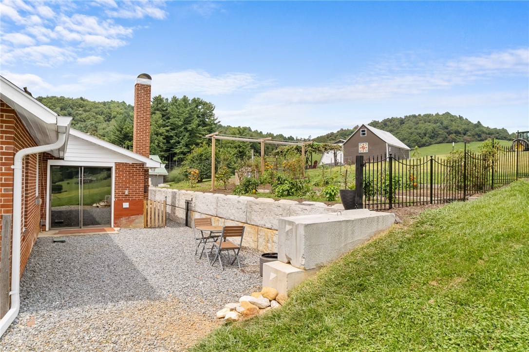 1114 Bledsoe Creek Road Sparta, NC 28675 - Photo 36 of 47 Gallery Image 36