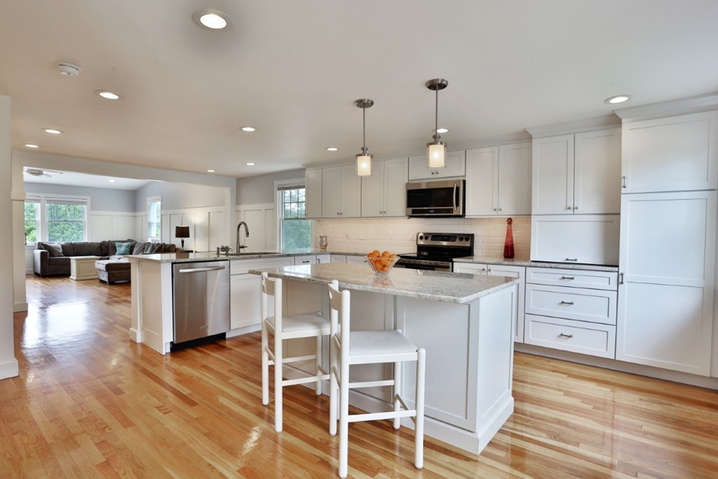 14 Clearwater Road Peabody, MA 01960 - Photo 3 of 30 Gallery Image 3