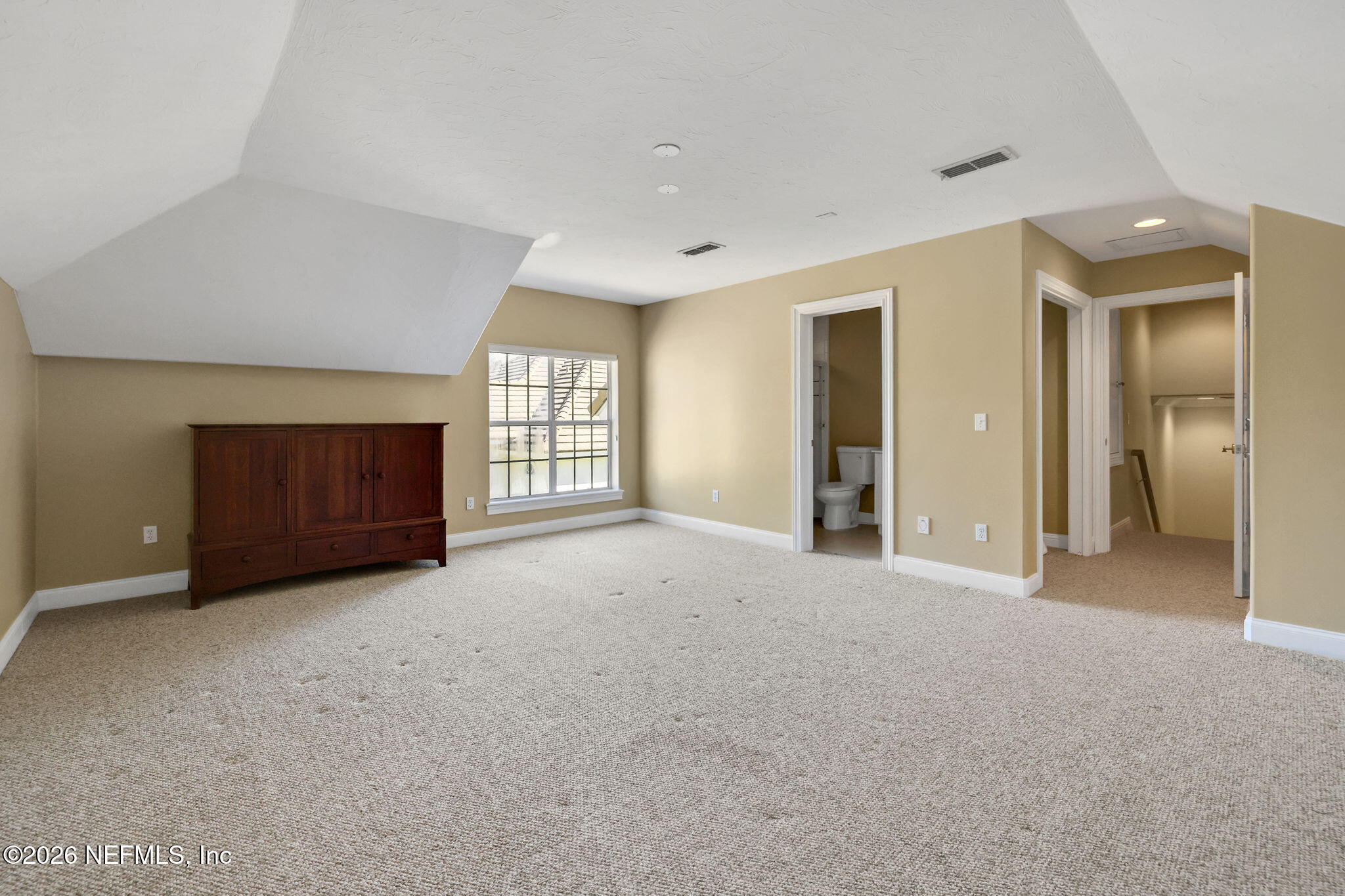 196 Governors Road Ponte Vedra Beach, FL 32082 - Photo 68 of 117 an empty room with windows and cabinet