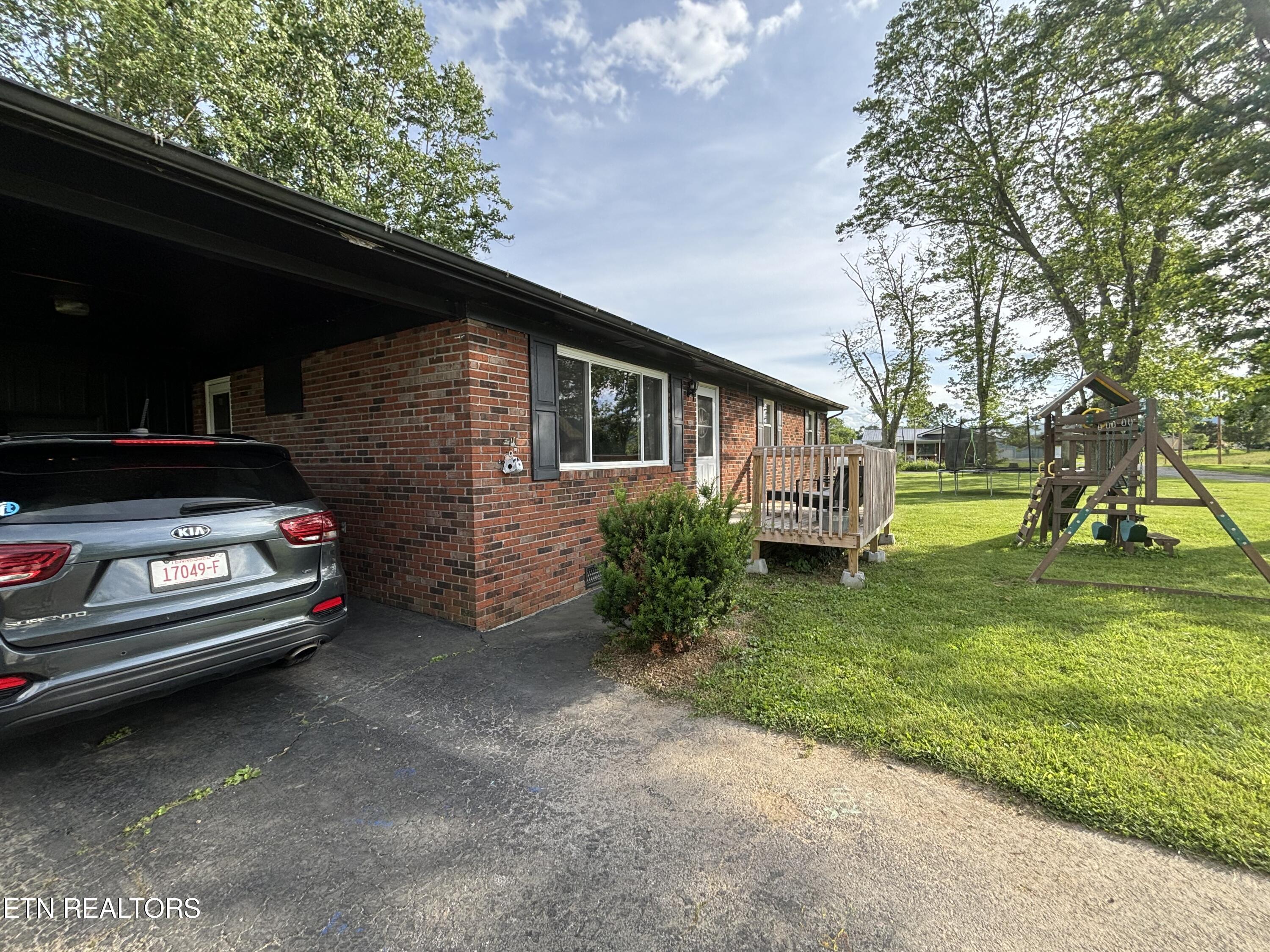 123 Chestnut Road Speedwell, TN 37870 - Photo 1 of 16 IMG_5107