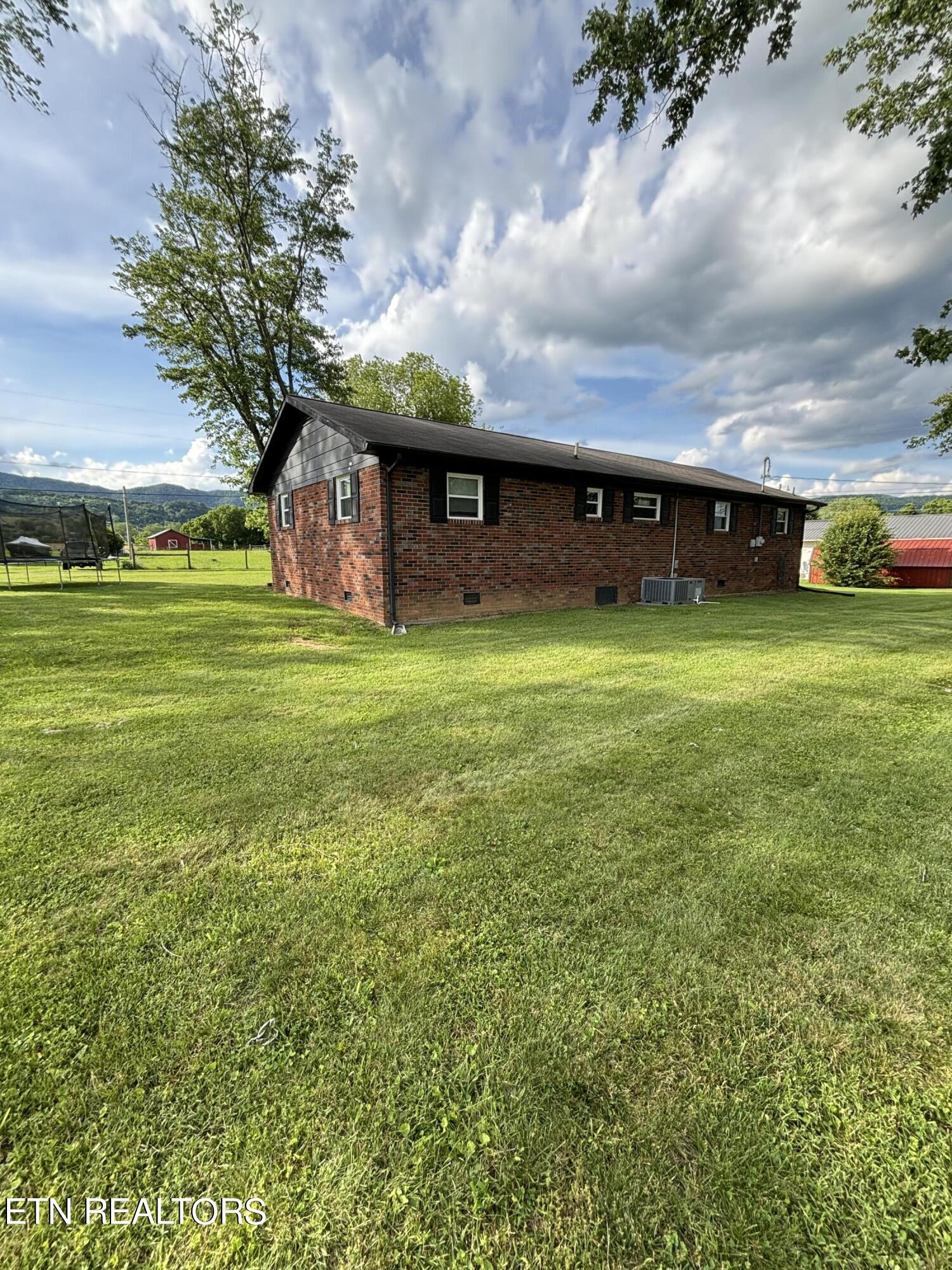 123 Chestnut Road Speedwell, TN 37870 - Photo 7 of 16 IMG_5101