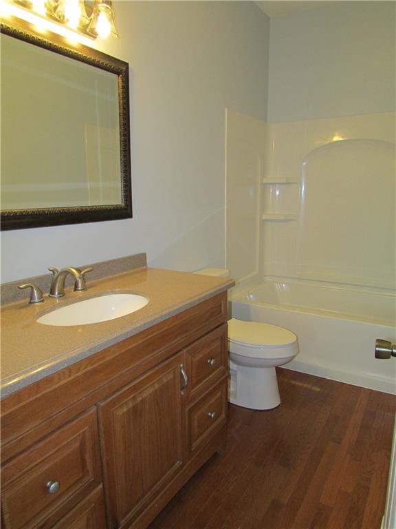 850 McCleary Road Hookstown, PA 15050 - Photo 21 of 23 Full main bath. Large vanity and tub w/shower combination.