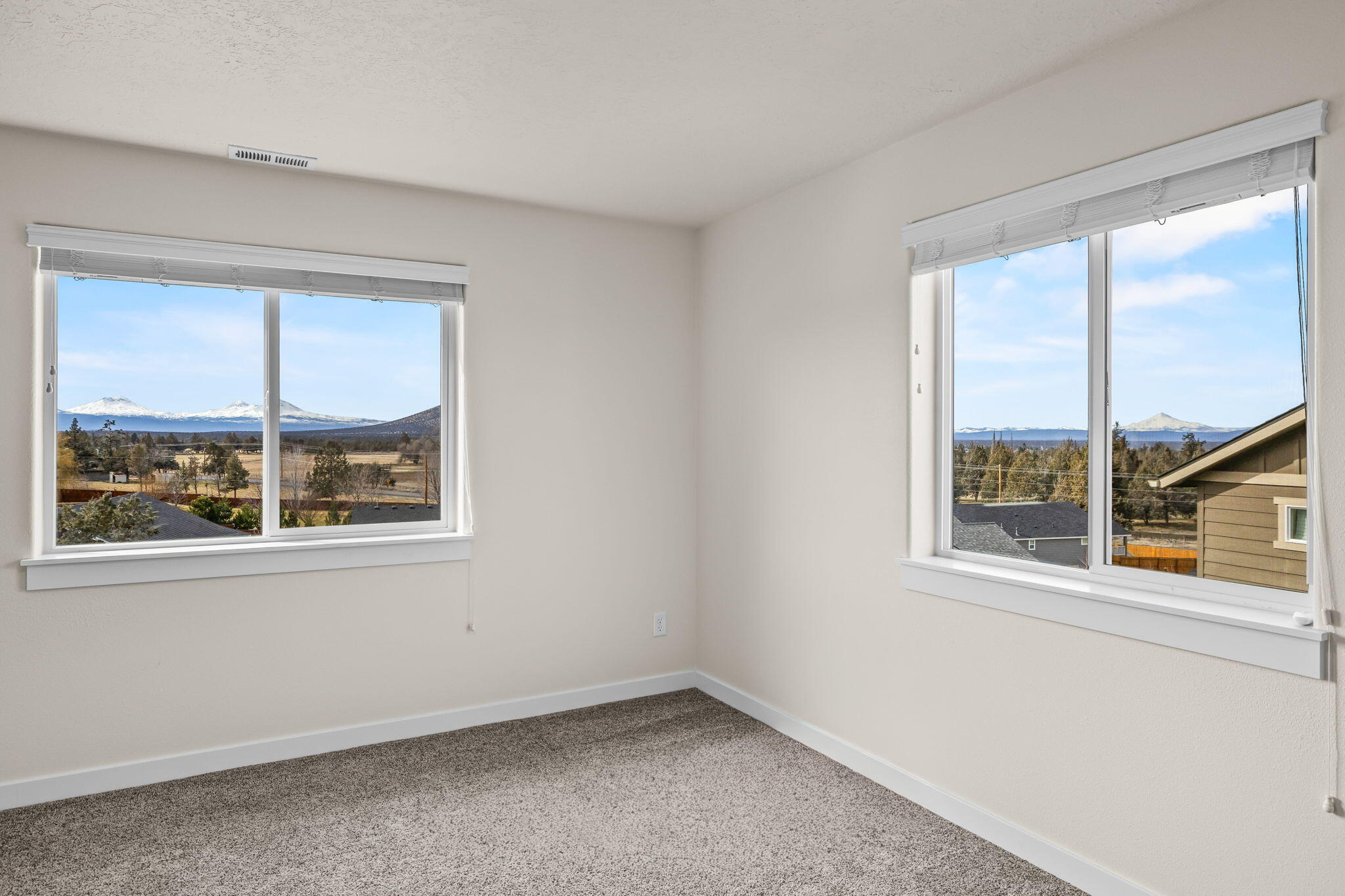2457 Southwest 45th Street Redmond, OR 97756 - Photo 47 of 78 2026_02_26_2457_sw_45th_st_rdm-33