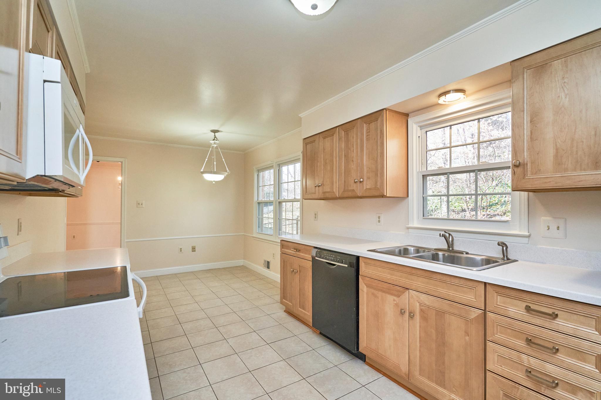 5806 Bent Twig Road McLean, VA 22101 - Photo 13 of 37 Kitchen