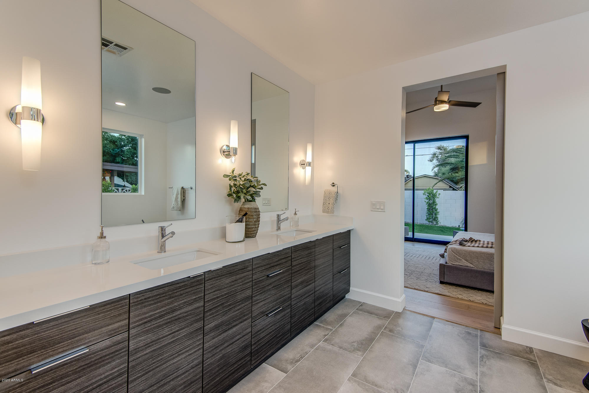 4431 East Roma Avenue Phoenix, AZ 85018 - Photo 8 of 22 Master Bathroom