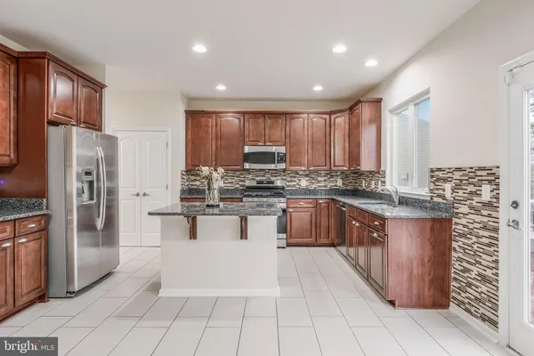 $3,350 | 25367 Wakestone Park Terrace, Chantilly, VA 20152