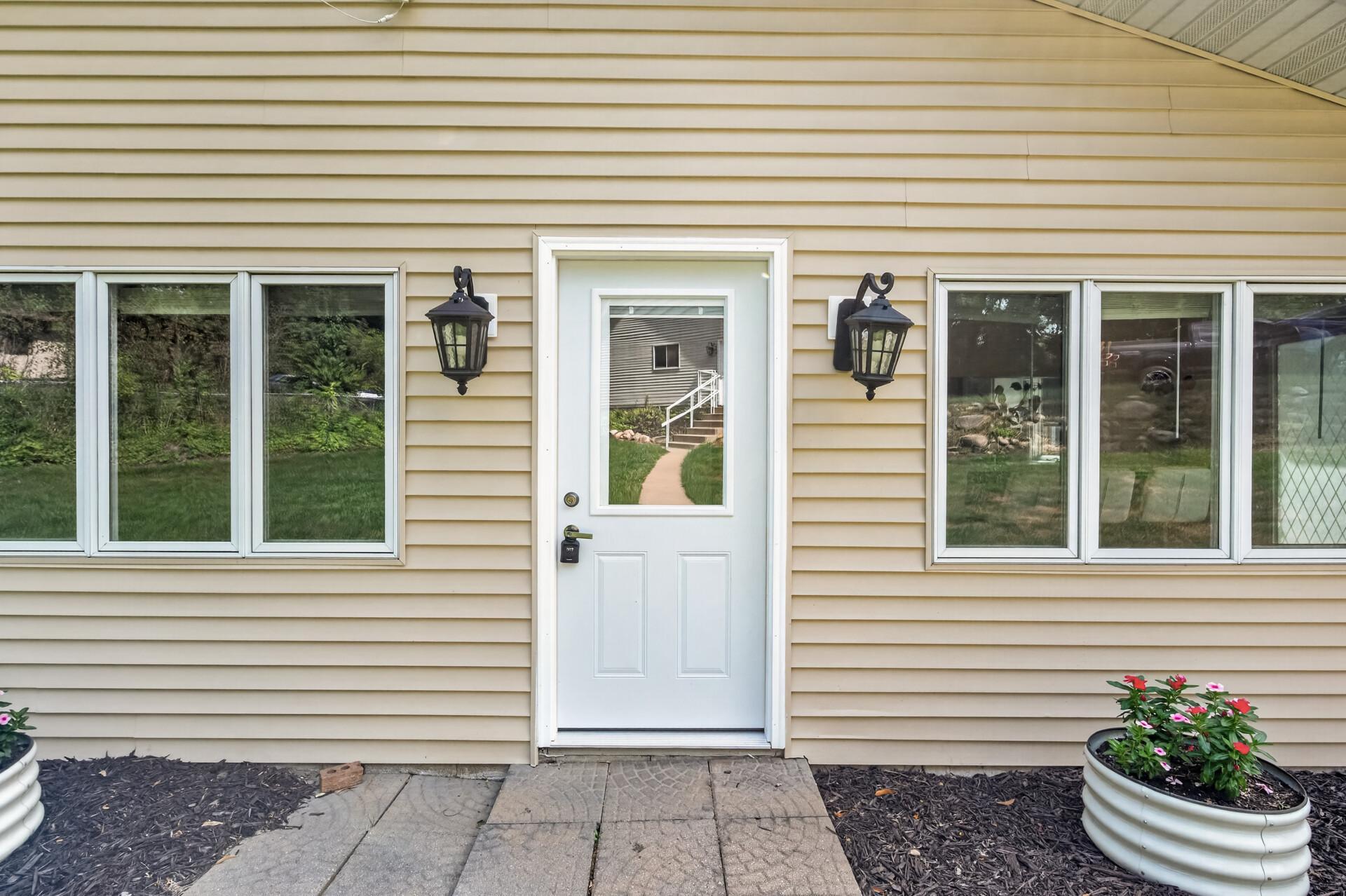 20192 Akin Road Farmington, MN 55024 - Photo 4 of 52 Gallery Image 4