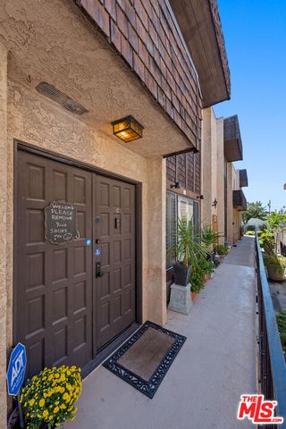 a view of an entrance to house