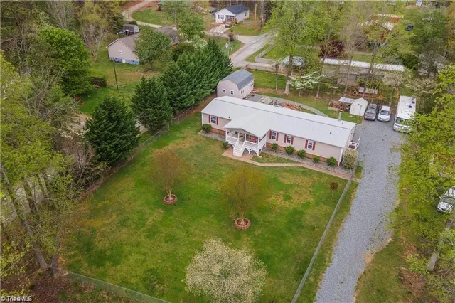 $279,000 | 1007 High Rock Shores Drive, Lexington, NC 27292