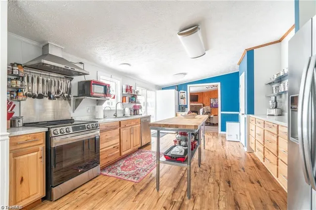 $279,000 | 1007 High Rock Shores Drive, Lexington, NC 27292