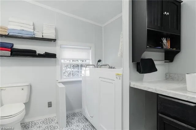 $279,000 | 1007 High Rock Shores Drive, Lexington, NC 27292