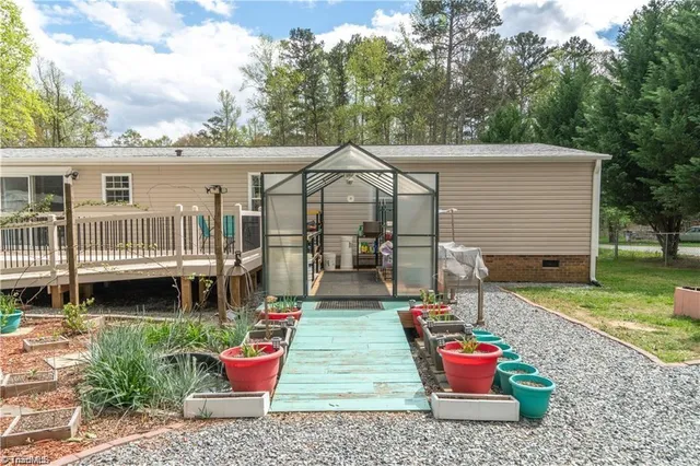 $279,000 | 1007 High Rock Shores Drive, Lexington, NC 27292