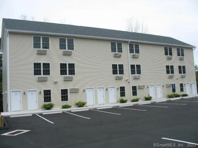 $2,300 | 41 Grand Street, Unit 302, Danbury, CT 06810