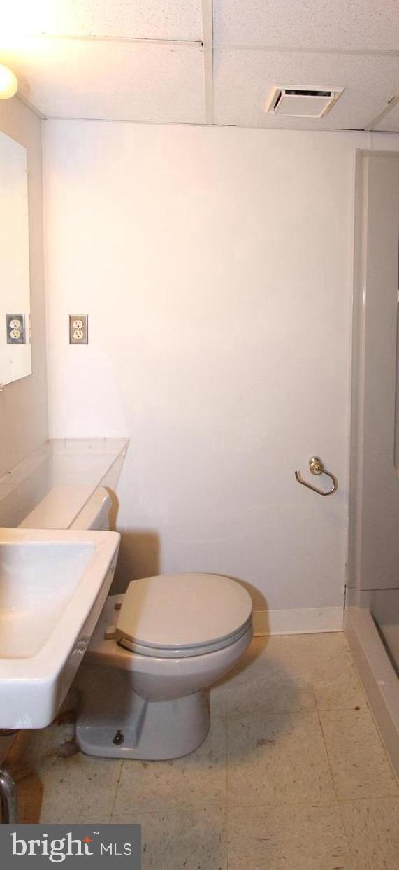 2711 Ebright Road Wilmington, DE 19810 - Photo 26 of 35 Full Bathroom