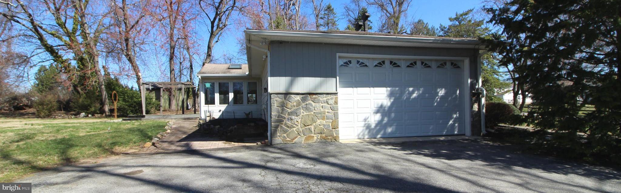 2711 Ebright Road Wilmington, DE 19810 - Photo 32 of 35 Side Entry Garage