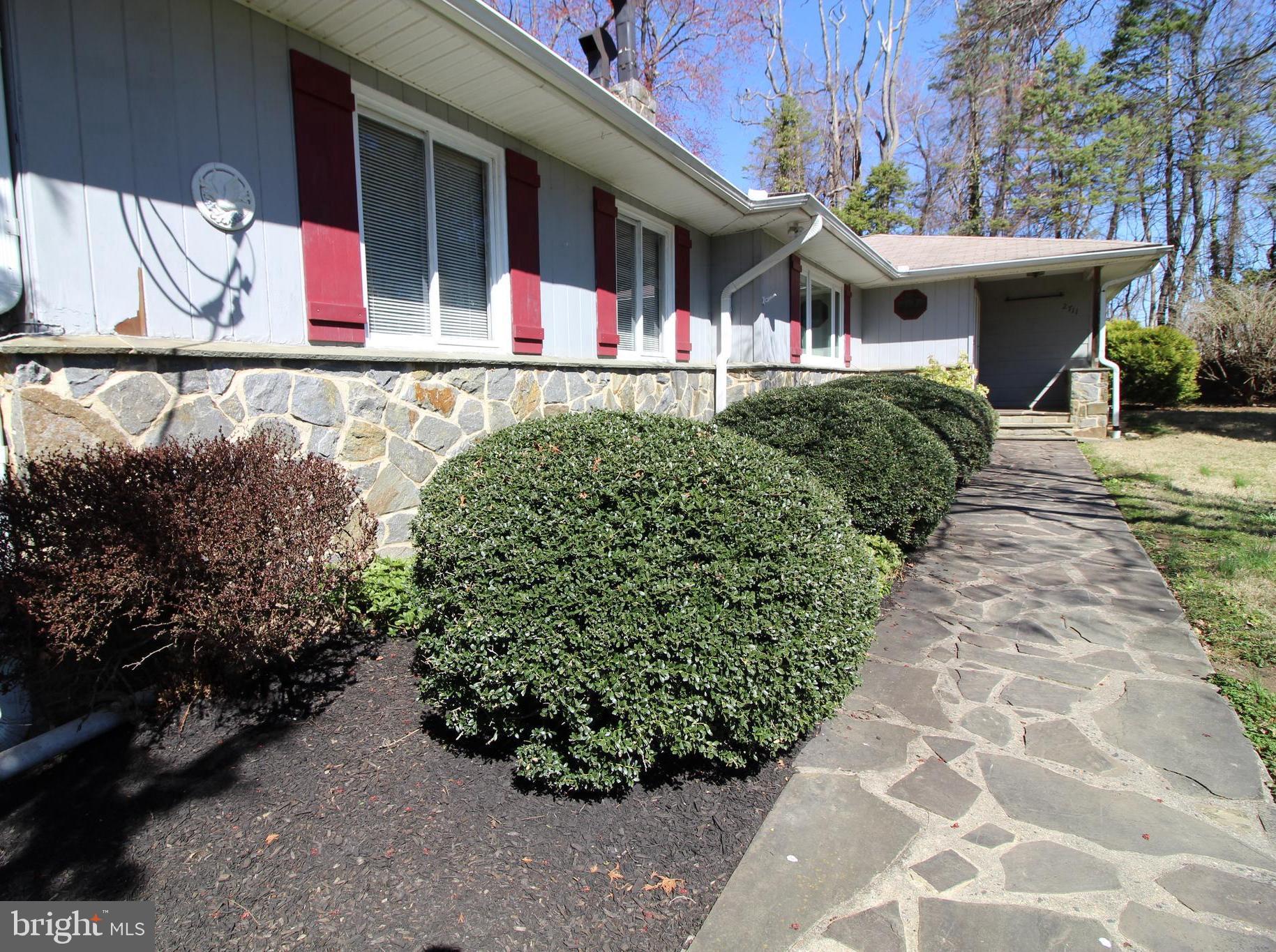 2711 Ebright Road Wilmington, DE 19810 - Photo 4 of 35 Stunning Walkway