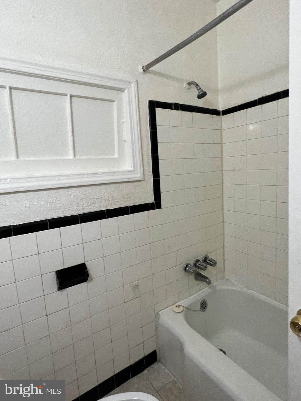 1639 Montello Avenue Northeast Washington, DC 20002 - Photo 5 of 27