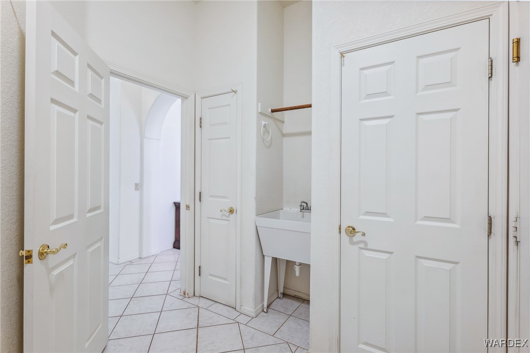 2078 Pegasus Ranch Road Bullhead City, AZ 86429 - Photo 59 of 92 Laundry