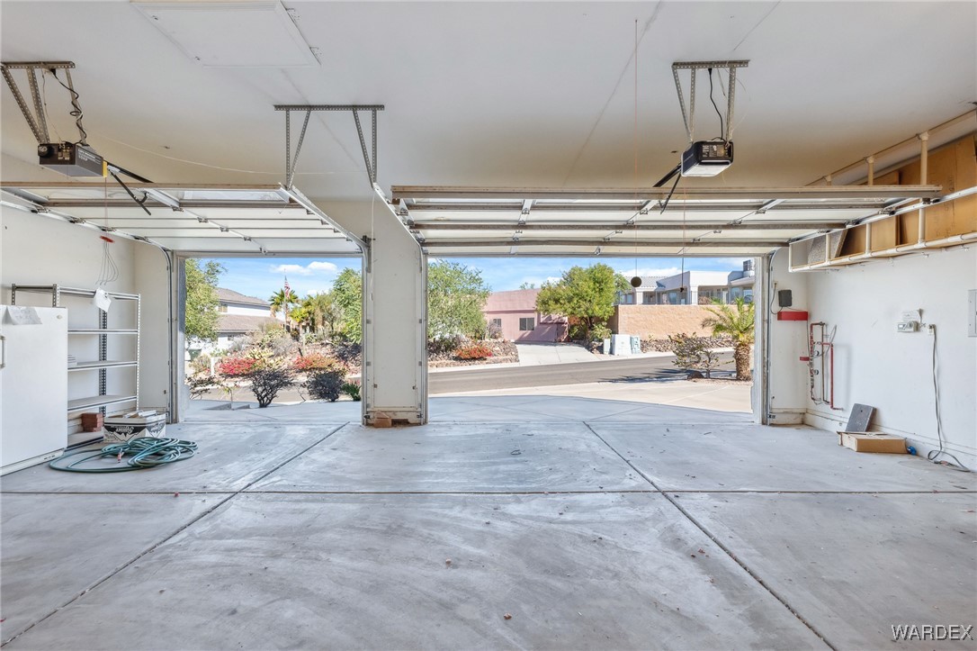 2078 Pegasus Ranch Road Bullhead City, AZ 86429 - Photo 62 of 92 Garage