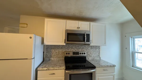 $2,750 | 107 Bloomfield Street, Unit 3, Boston, MA 02124