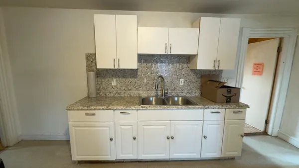 $2,750 | 107 Bloomfield Street, Unit 3, Boston, MA 02124