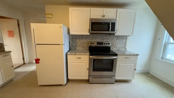 $2,750 | 107 Bloomfield Street, Unit 3, Boston, MA 02124