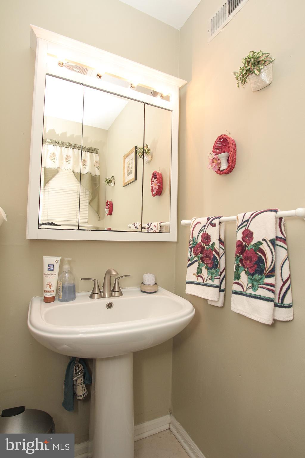 116 Pleasant Hill Road Cheltenham, PA 19012 - Photo 17 of 41 Gallery Image 17