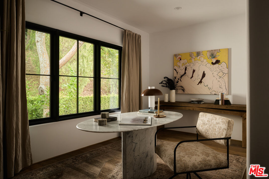 1229 Chantilly Road Los Angeles, CA 90077 - Photo 17 of 35 Gallery Image 17