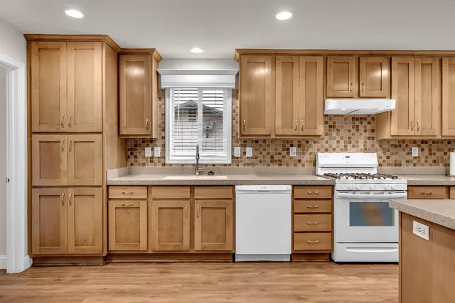 $319,900 | 8435 Hollis Street, Los Molinos, CA 96055