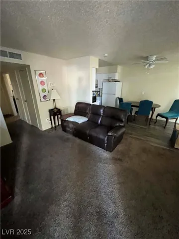 $700 | 1388 East Desert Inn Road, Unit 2(ROOM A), Las Vegas, NV 89169